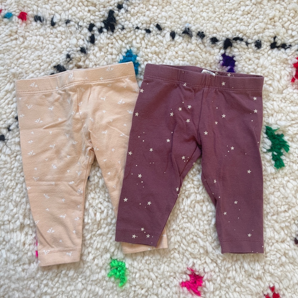 SOLD Set of 2 Colored Organic Leggings (S 0-3m)